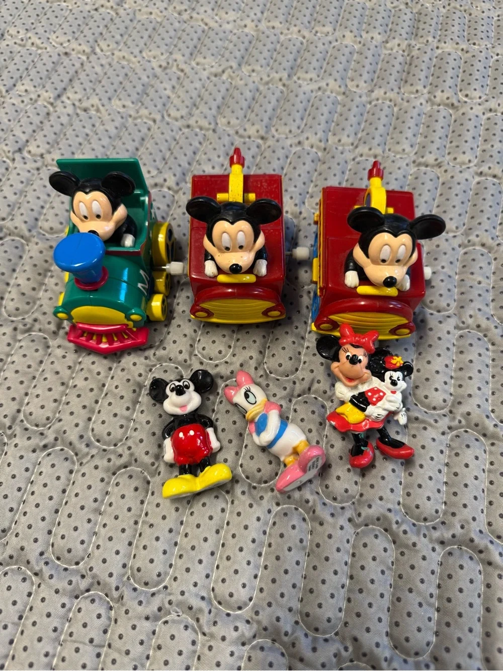 VTG Disney Mickey & Friends Red Green Yellow Train Toy Set